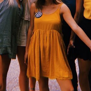 yellow dress!